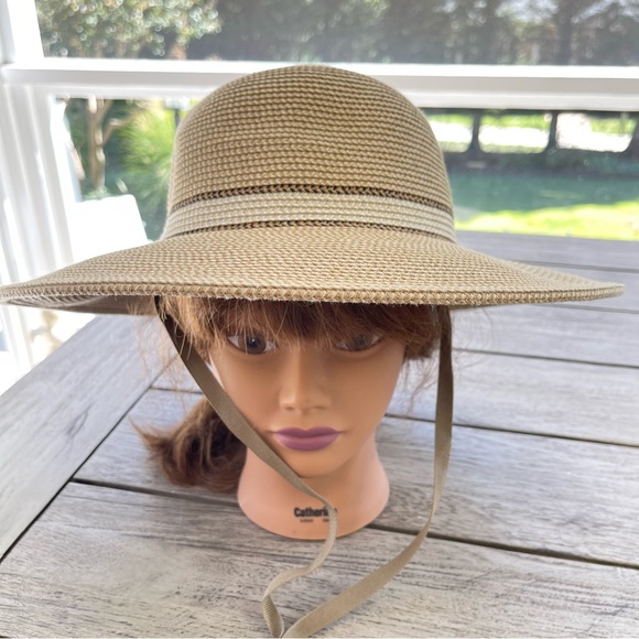 Solar Escape Accessories Solar Escape Wide Brim Uv Woven Sun Hat